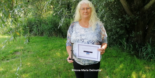 Anne-Marie Delmotte with lecher antenna about how her courses are AI free